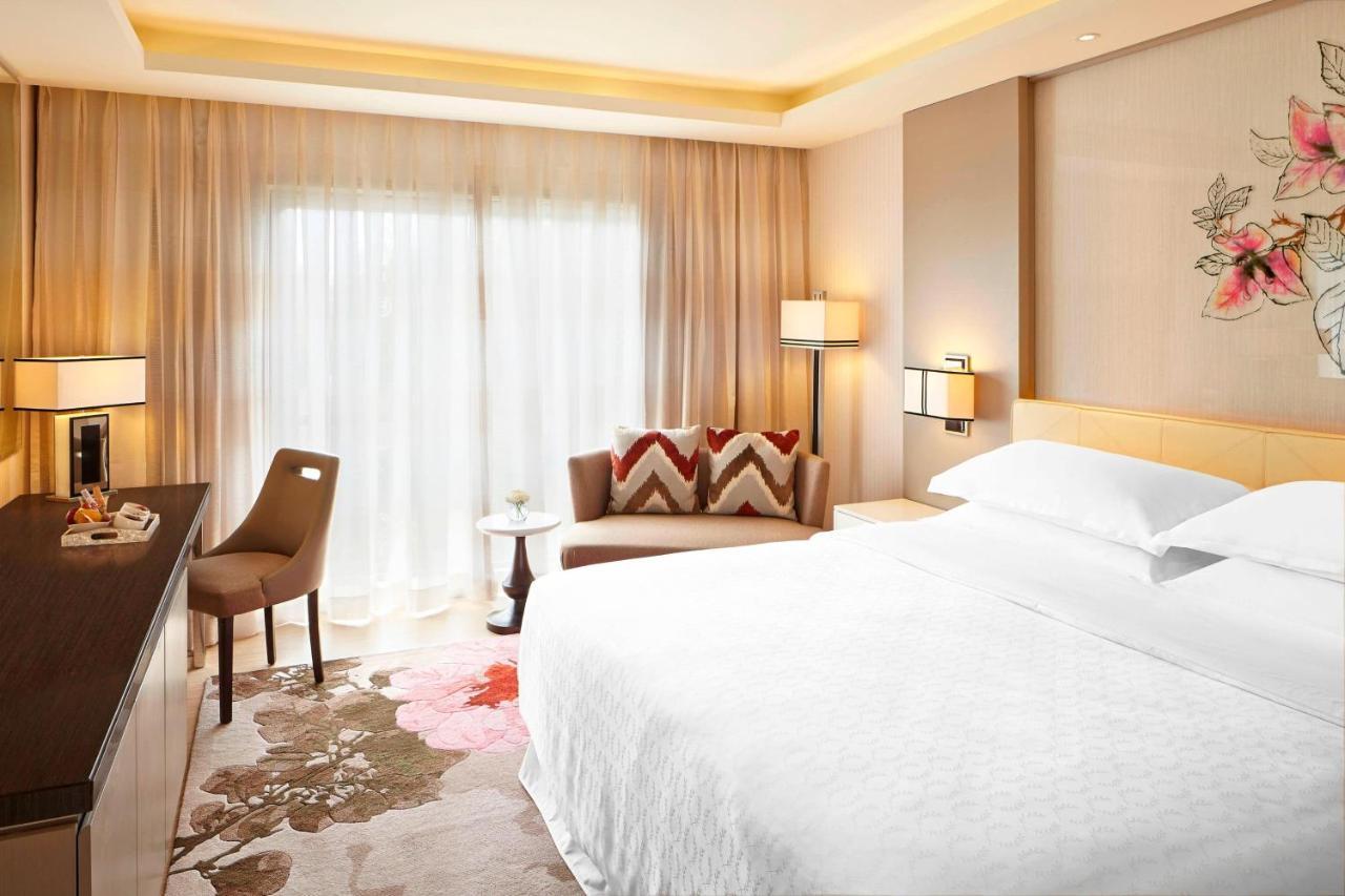 Sheraton & Towers Hotel 5*