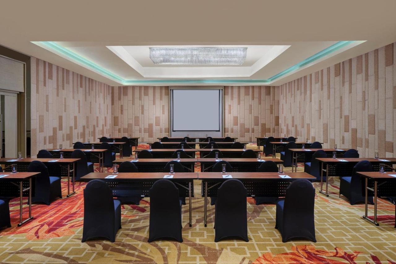 Sheraton & Towers Hotel 5*