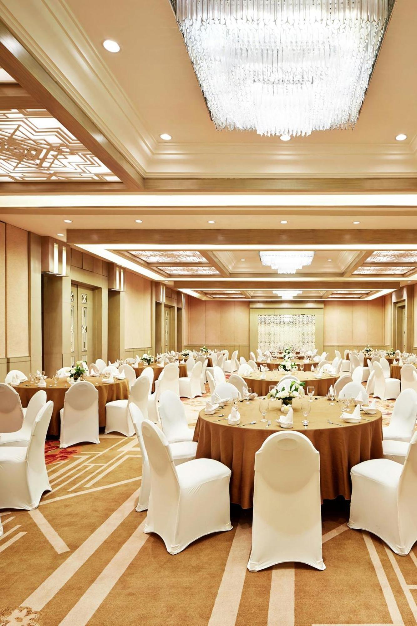 Sheraton & Towers 5* Bandung