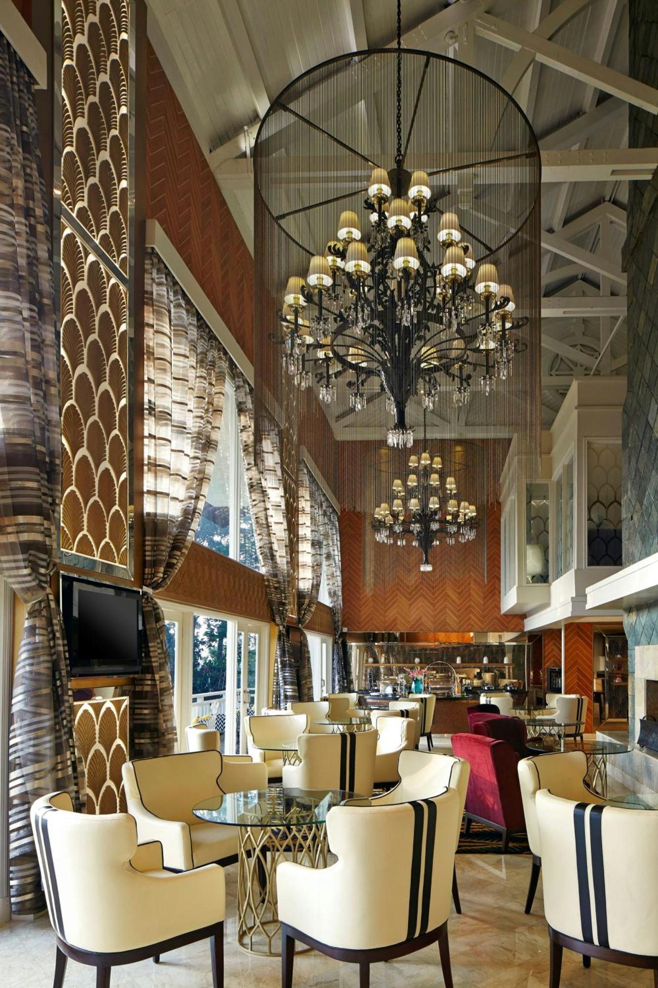 Hotel Sheraton & Towers 5*
