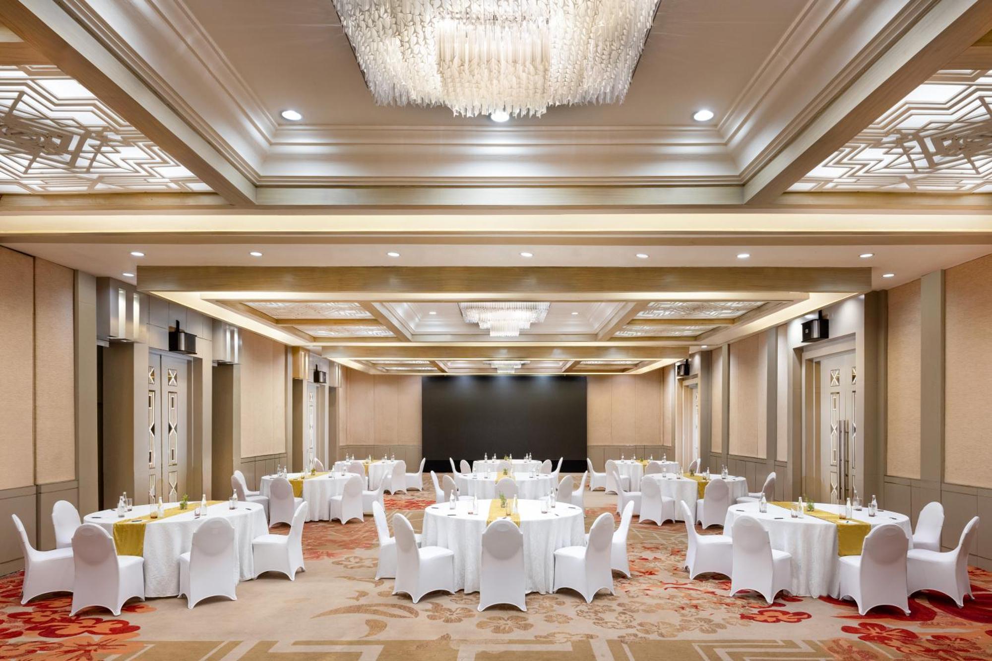 Hotel Sheraton & Towers 5*