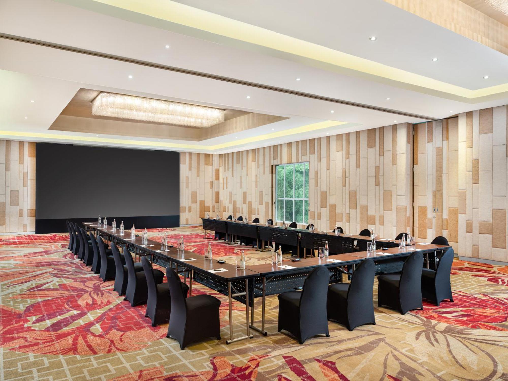 Sheraton & Towers Hotel