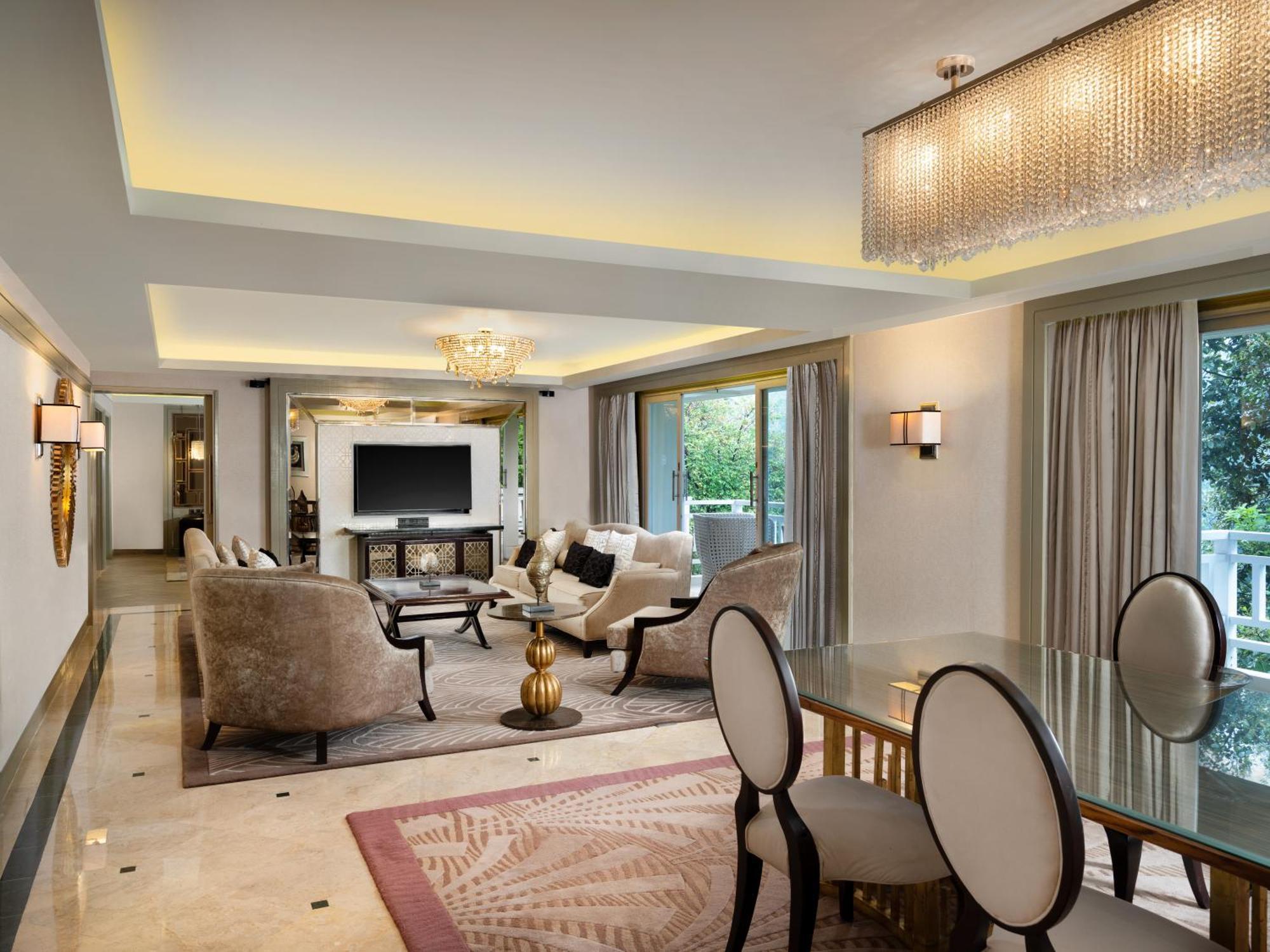 Hotel Sheraton & Towers 5*