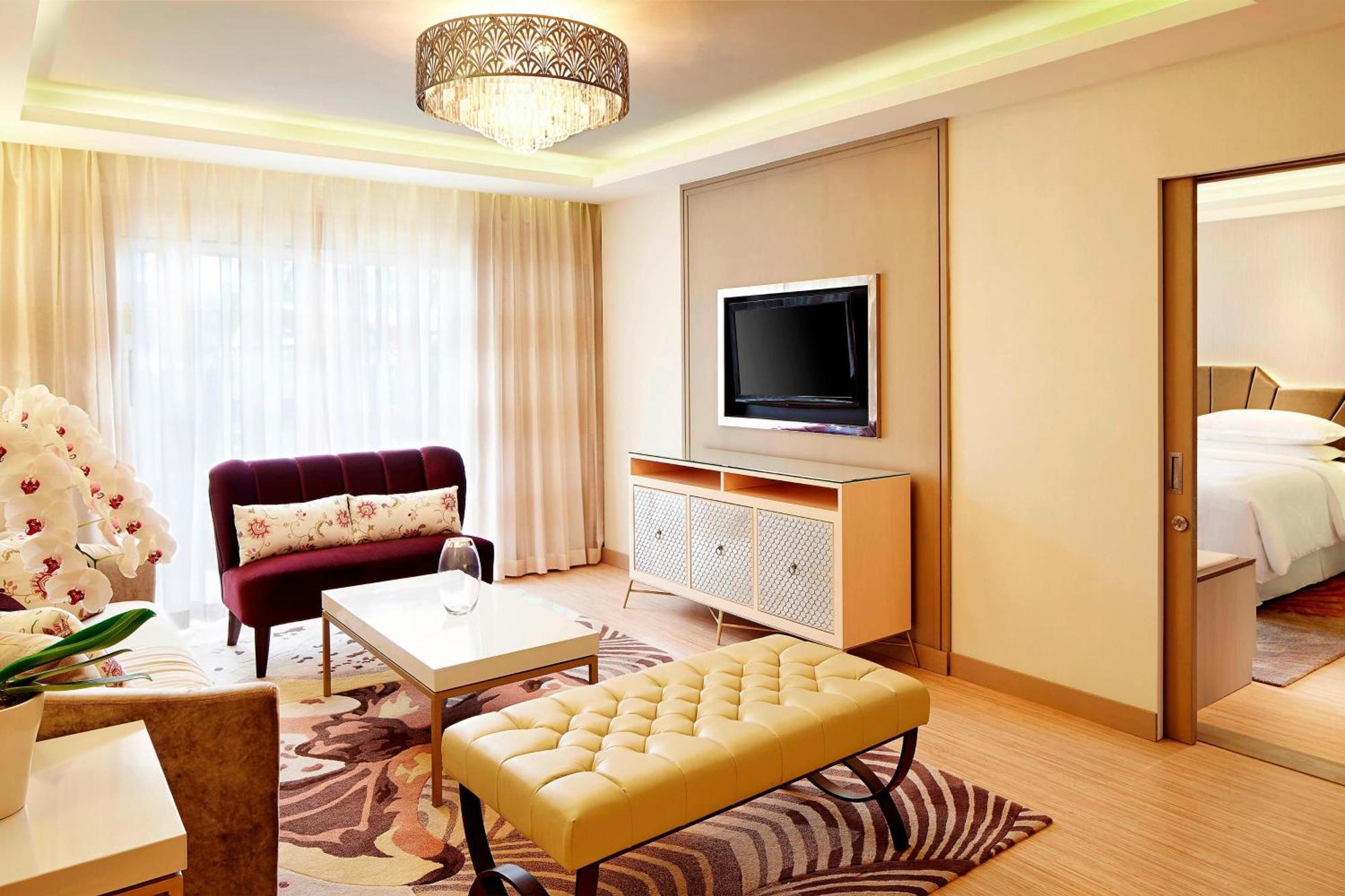 Sheraton & Towers Hotel